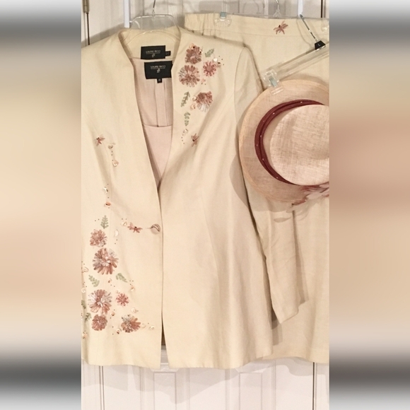 Louise Ricci Elegant Cream Floral Embroidered Suit Set Size 10 - Picture 14 of 16